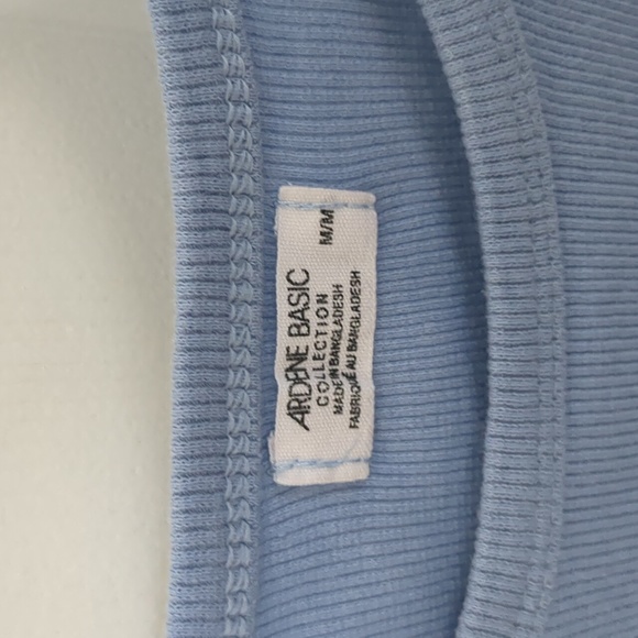 Blue crop - Picture 2 of 2